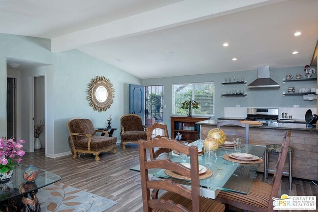 Photo - 2072 Arnico St