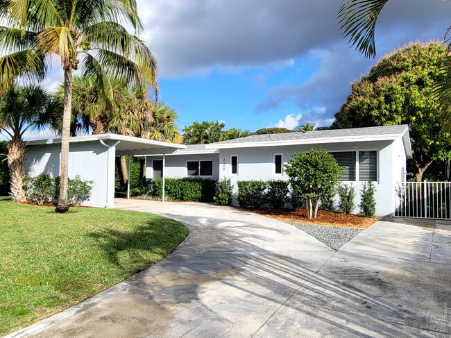 Photo - 828 Cinnamon Rd