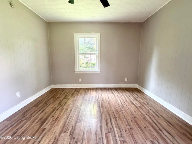 Photo - 2706 Wyandotte Ave