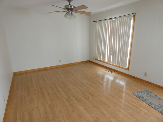 Photo - 515 Freeman Ave