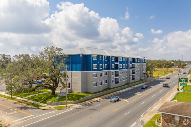 Vista 17 at Cervantes