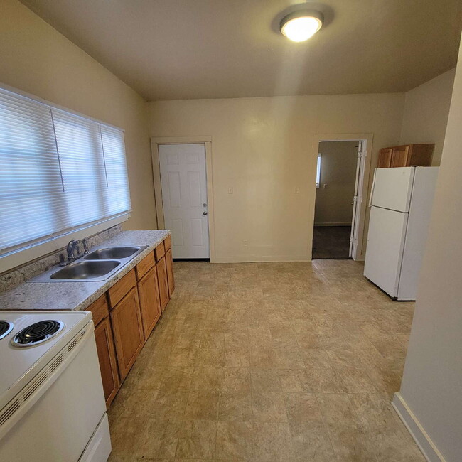 Photo - 3/2 with fenced-in backyard & storage shed