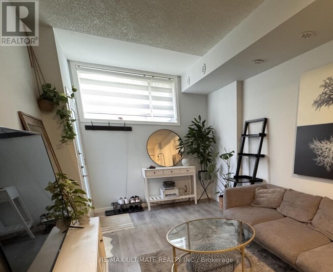 Photo - 1135 Cooke Blvd.