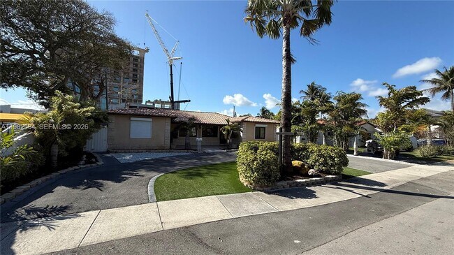 Building Photo - 1814 Thomas St Unit East Rear