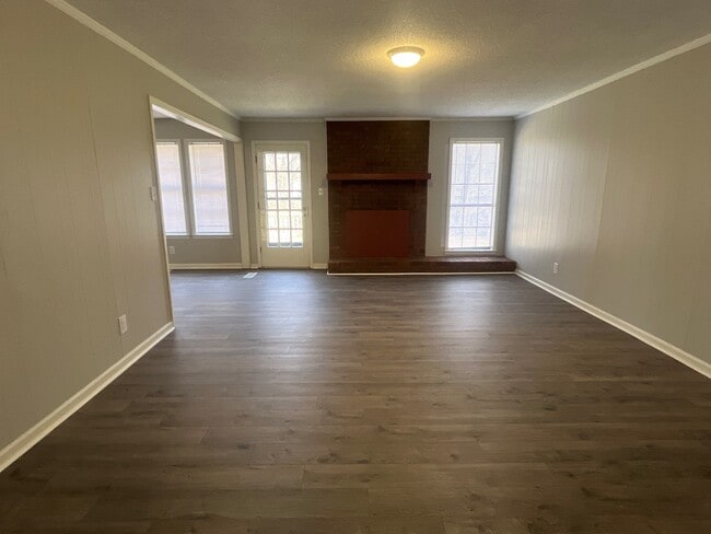 Photo - 102 Commanche Trl