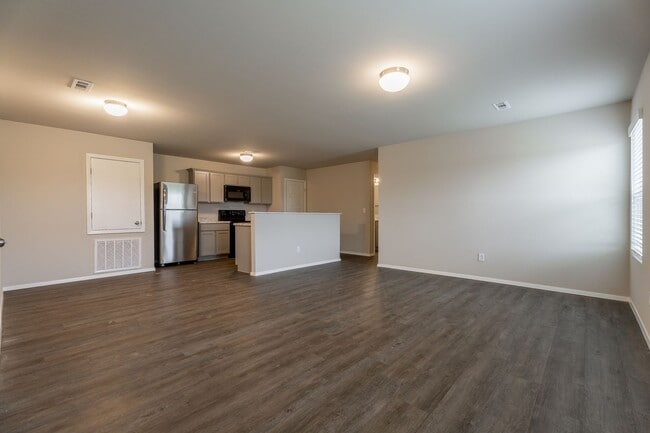 Photo - Like New 3-bedroom 2 bath Duplex in Lincoln!! Fenced yard!