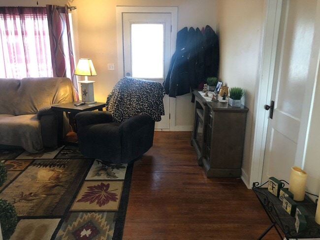 Photo - 3 BR 1 Bath New Haven!