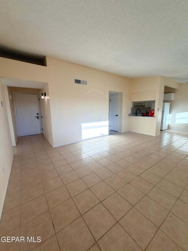 Photo - 2121 Lake Omega St