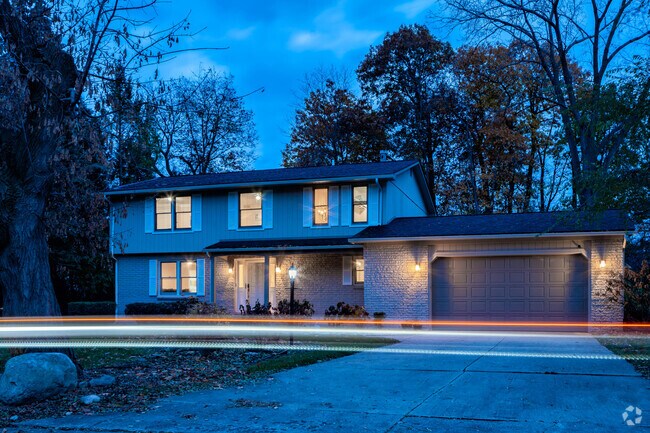 4BR, 3BA - 2,606 SF - 1990 Squirrel Valley Corporate and Short Term