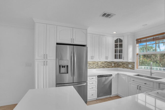 Photo - 705 Mainsail Cir