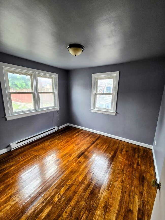 Building Photo - 729 E Morton St Unit 1 Rental