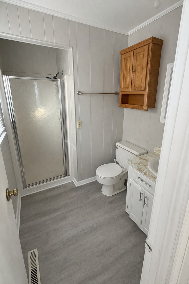 Photo - 152 Leonard Dr
