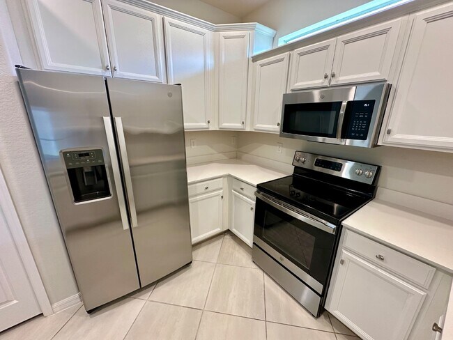 Photo - 2563 Vine Ave