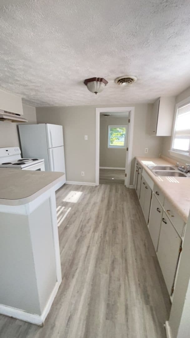 Photo - Washer/Dryer Hook-Ups