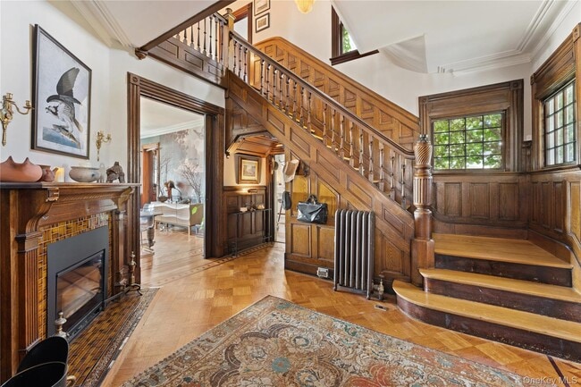 28 Hamilton Ave