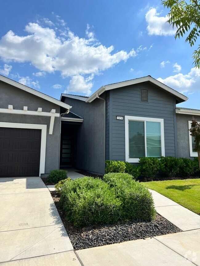 Building Photo - 2474 Bastidas Dr Rental