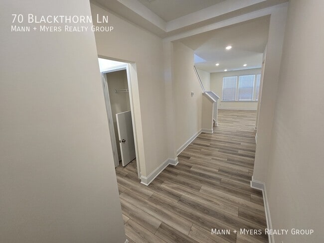 Photo - 70 Blackthorn Ln