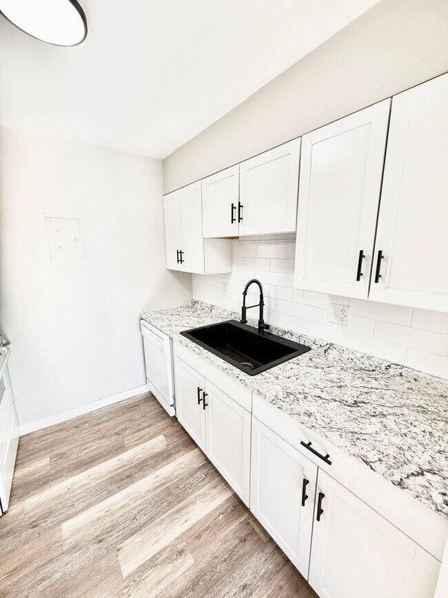 Photo - 4510 Picturesque-4 Unit 4