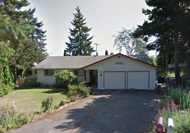 Building Photo - Spacious 4 bedroom 2 bath Home in North Al...