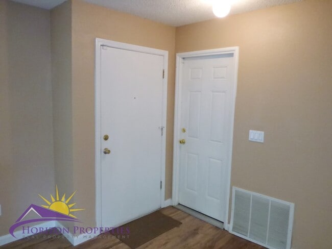 Photo - 3 Bed 2 Bath 1,317sqft Citrus Heights Home in Wildwood Estates