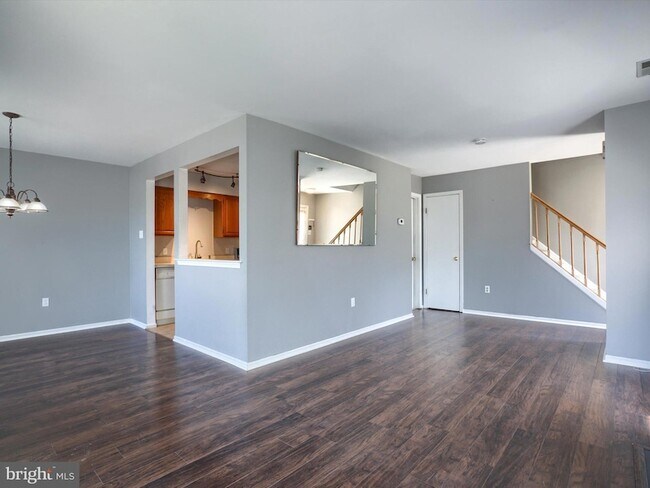 Photo - 110 Mews Dr