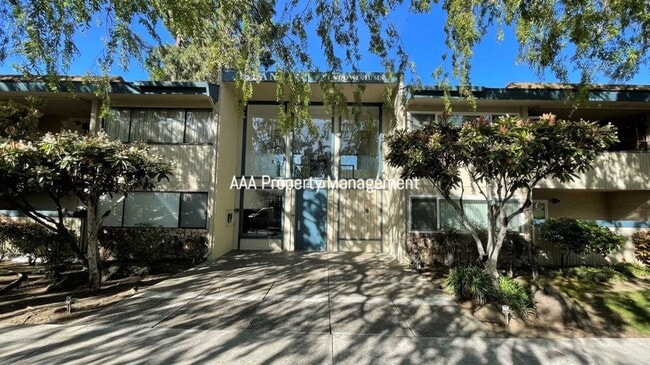 Photo - Concord Beautiful remodeled 1 bedroom 1 bath condo! Central location Unidad 58