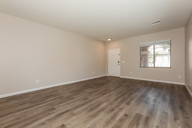 Photo - 4515 E Oxford Ln