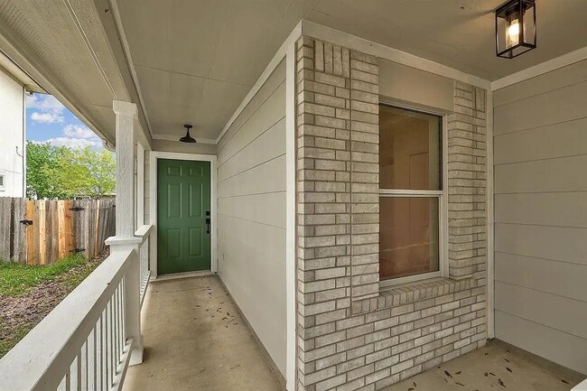 Photo - 16816 Jaron Dr