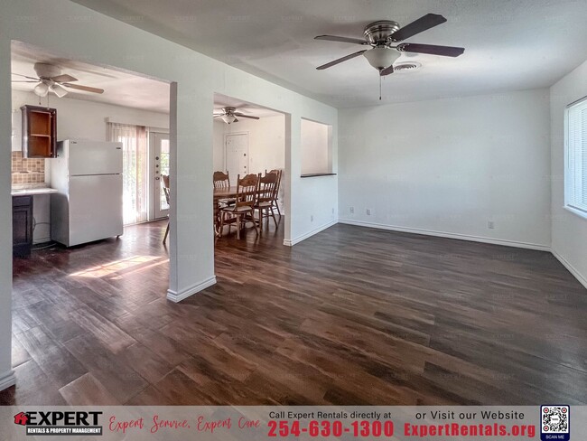Photo - Comfortable Living and Easy Access!