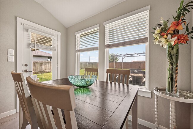Photo - 3822 Sparkman Ln