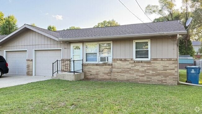 Building Photo - 9754 Rosehill Rd Rental