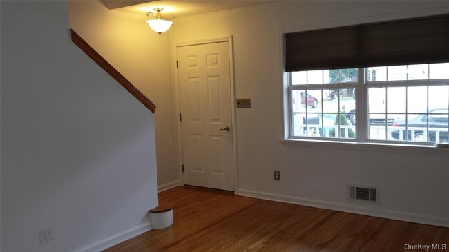 Photo - 19 Stuart Ave