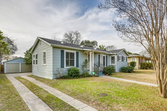 Photo - Charming 2 BR / 1 Bath in highly desirable Terrell Heights of San Antonio!