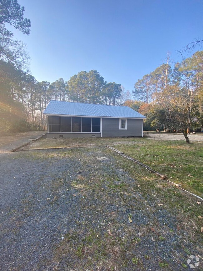 Building Photo - 7600 Ponds Rd. Laurinburg, NC 28352 Rental