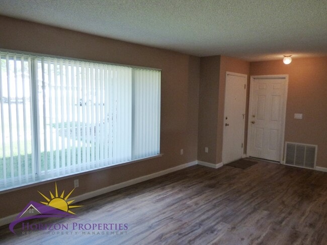 Photo - 3 Bed 2 Bath 1,317sqft Citrus Heights Home in Wildwood Estates