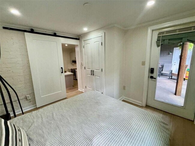 Photo - 685 Argonne Ave NE