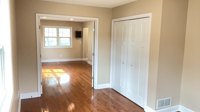 Photo - Single Family Home in St Paul with Garage!!