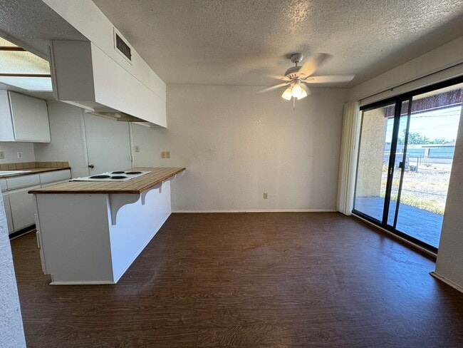 Photo - 3BR 2Ba  Home with fenced yard, garage,near shopping and services