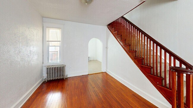 Building Photo - 3056 Mercer St Rental