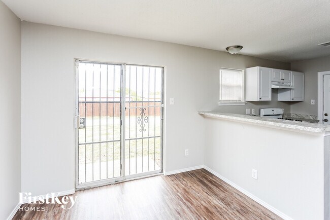 Photo - 10207 Glen Vista Dr