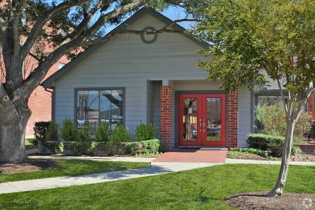 Photo - 1400 Clarewood Dr