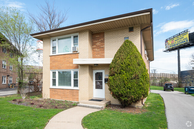 Building Photo - 11015 S Lloyd Dr Rental