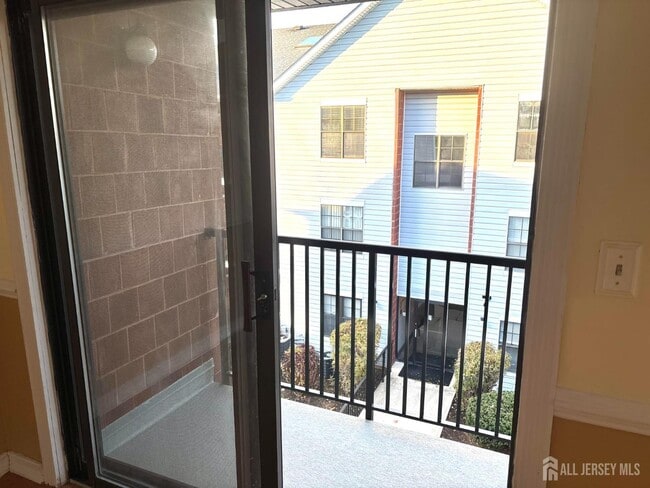 Photo - 98 Keystone Ct