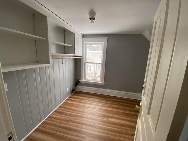 Photo - 708 7th St N