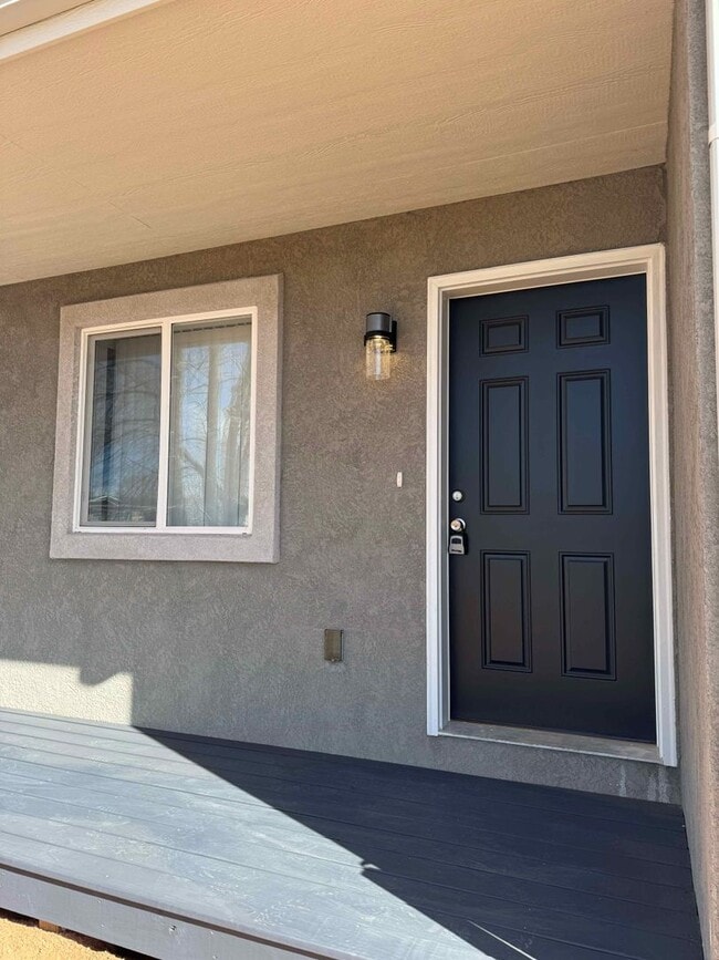 Photo - 324-326 W Coral Dr