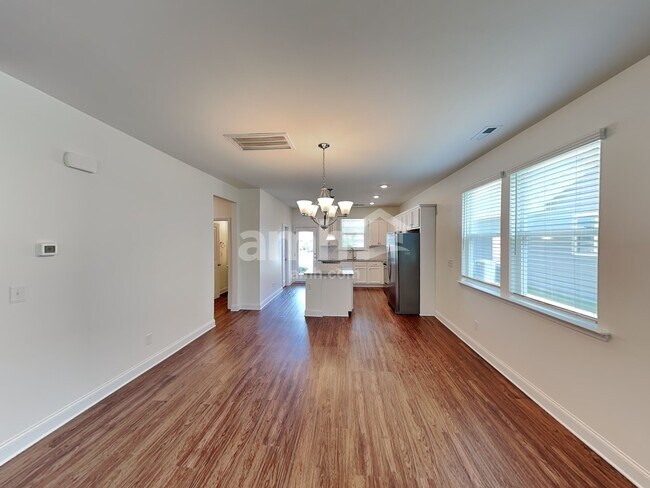 Photo - 211 Stowe Rd