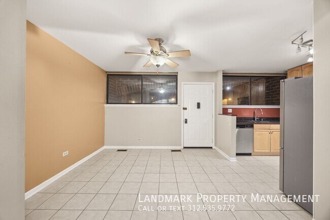 Photo - 824 S May St Unit B