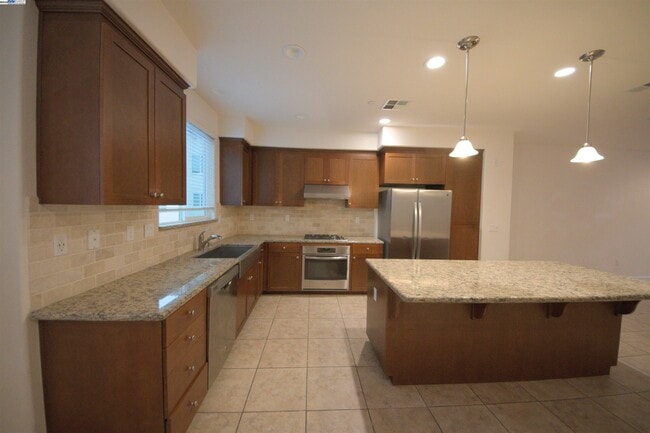 Photo - 5530 Esprit Way