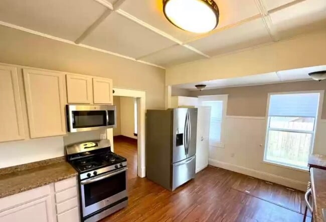 Photo - 627 N 5th St