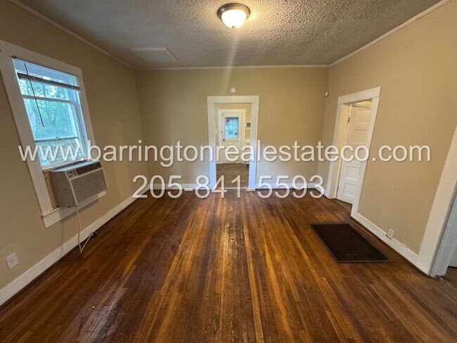 Photo - 1917 Holbrook Ave